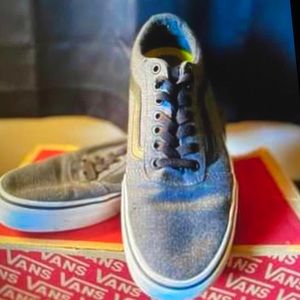 NIB Vans low top Sneakers